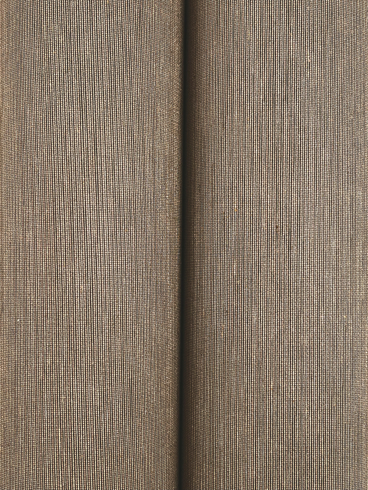 YGL7014-peel-and-stick-wallpaper-detail-closeup