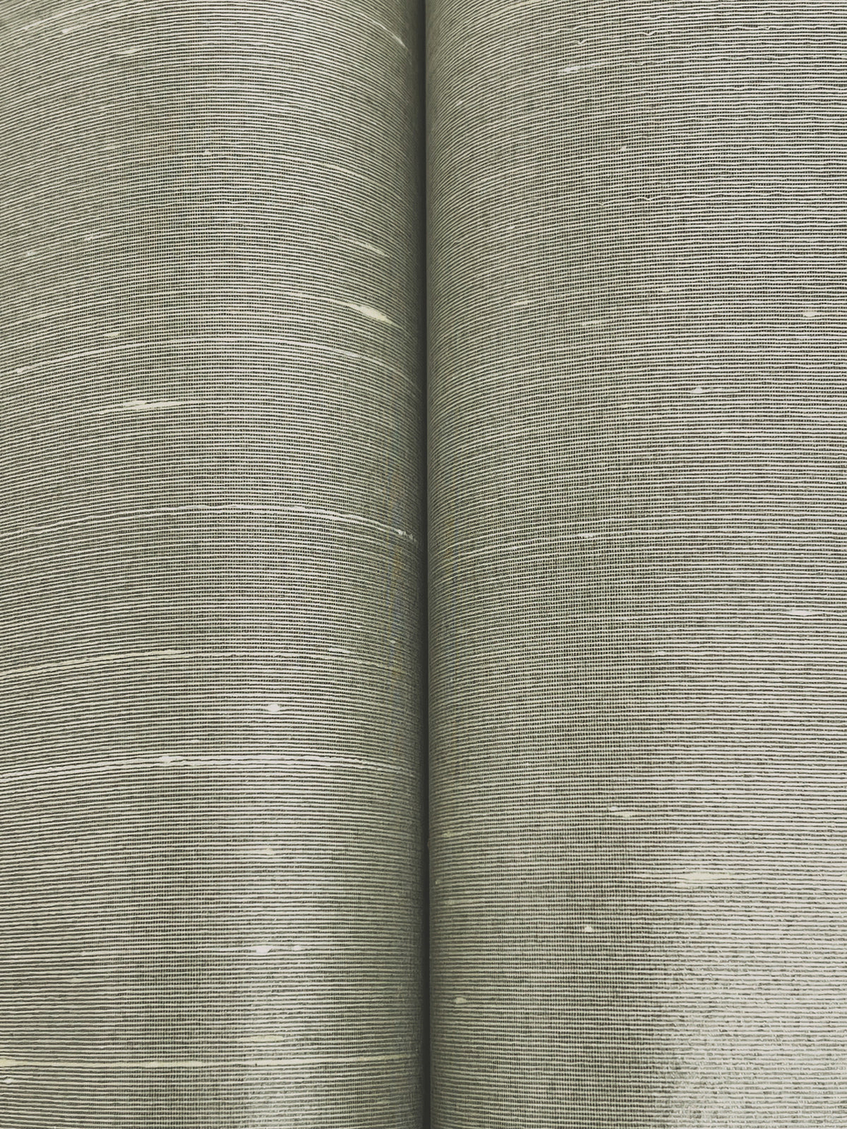 YGL7015-peel-and-stick-wallpaper-detail-closeup
