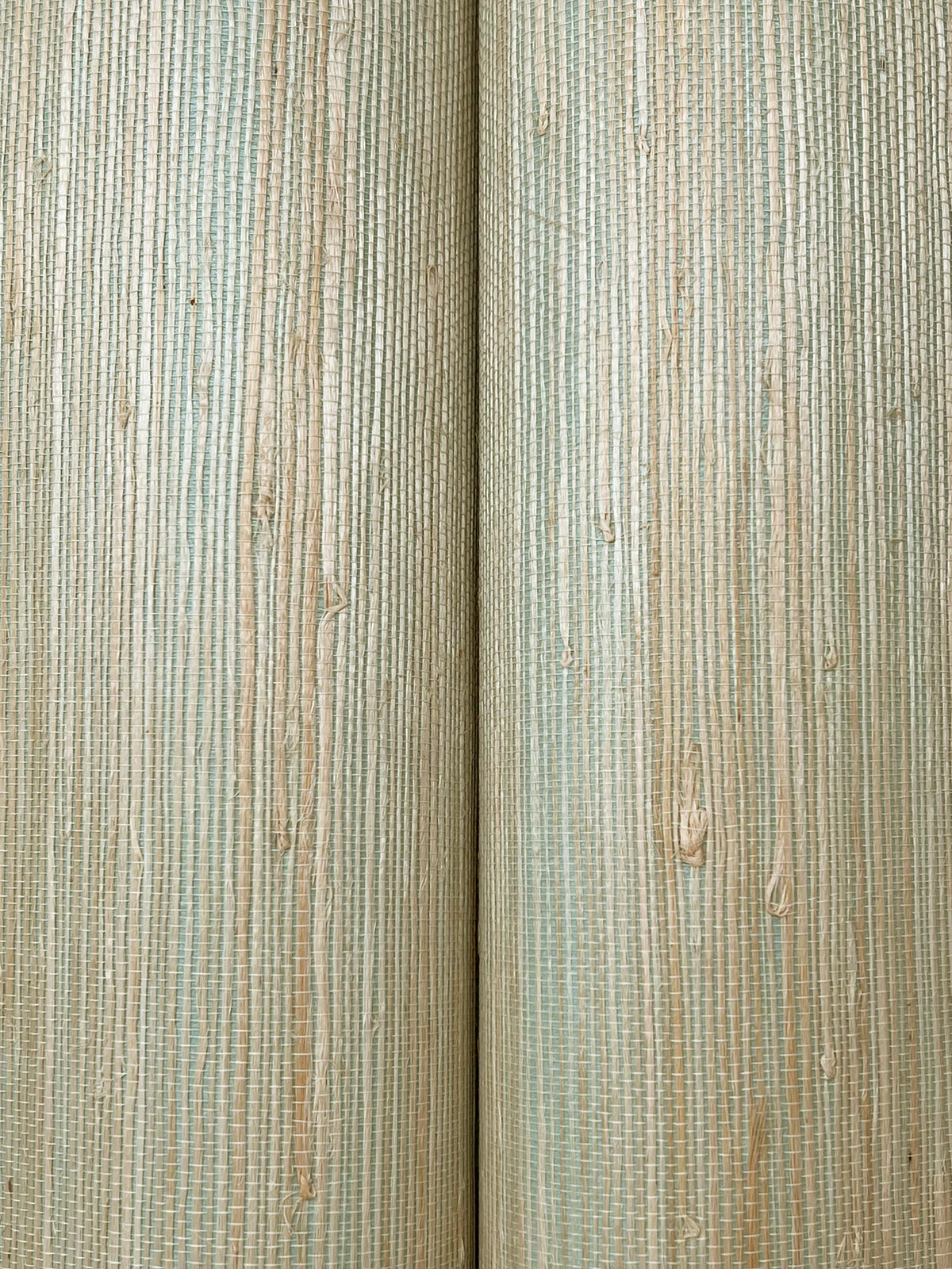 YGL7070-peel-and-stick-wallpaper-detail-closeup