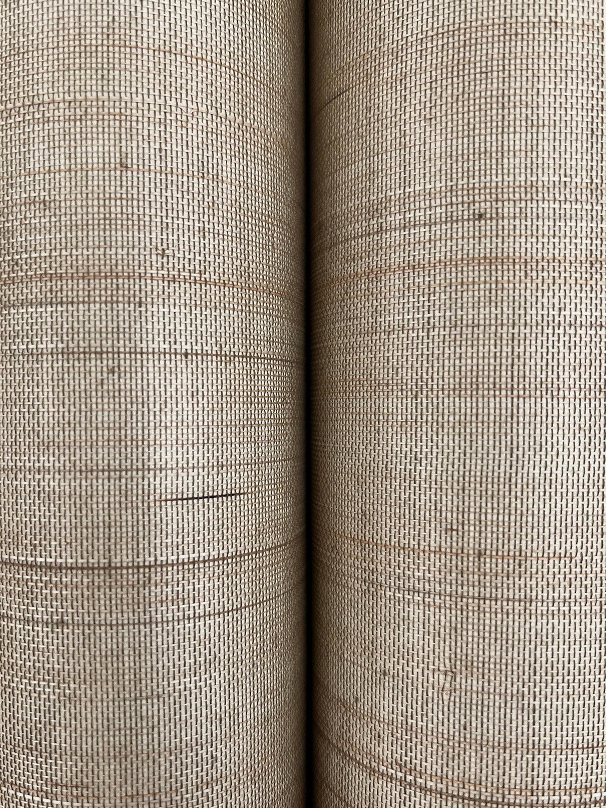 YGL7073-peel-and-stick-wallpaper-detail-closeup