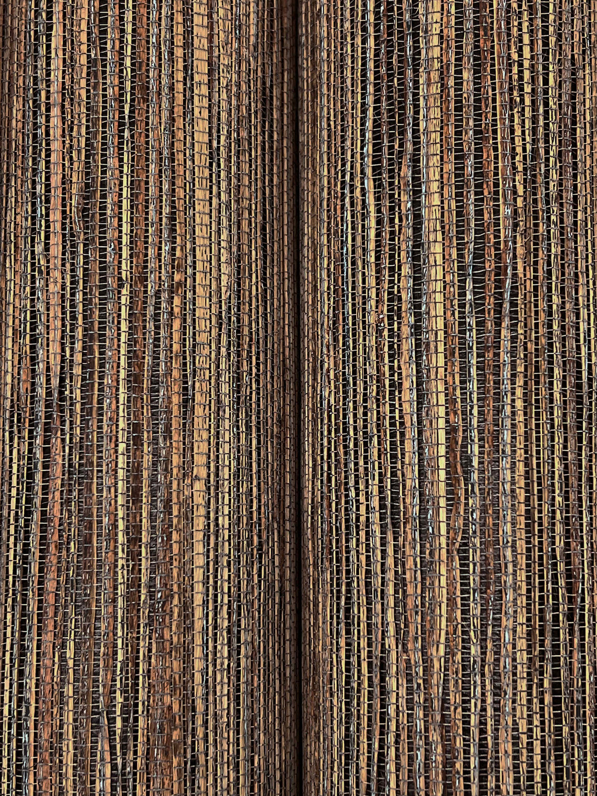 YGL7088-peel-and-stick-wallpaper-detail-closeup