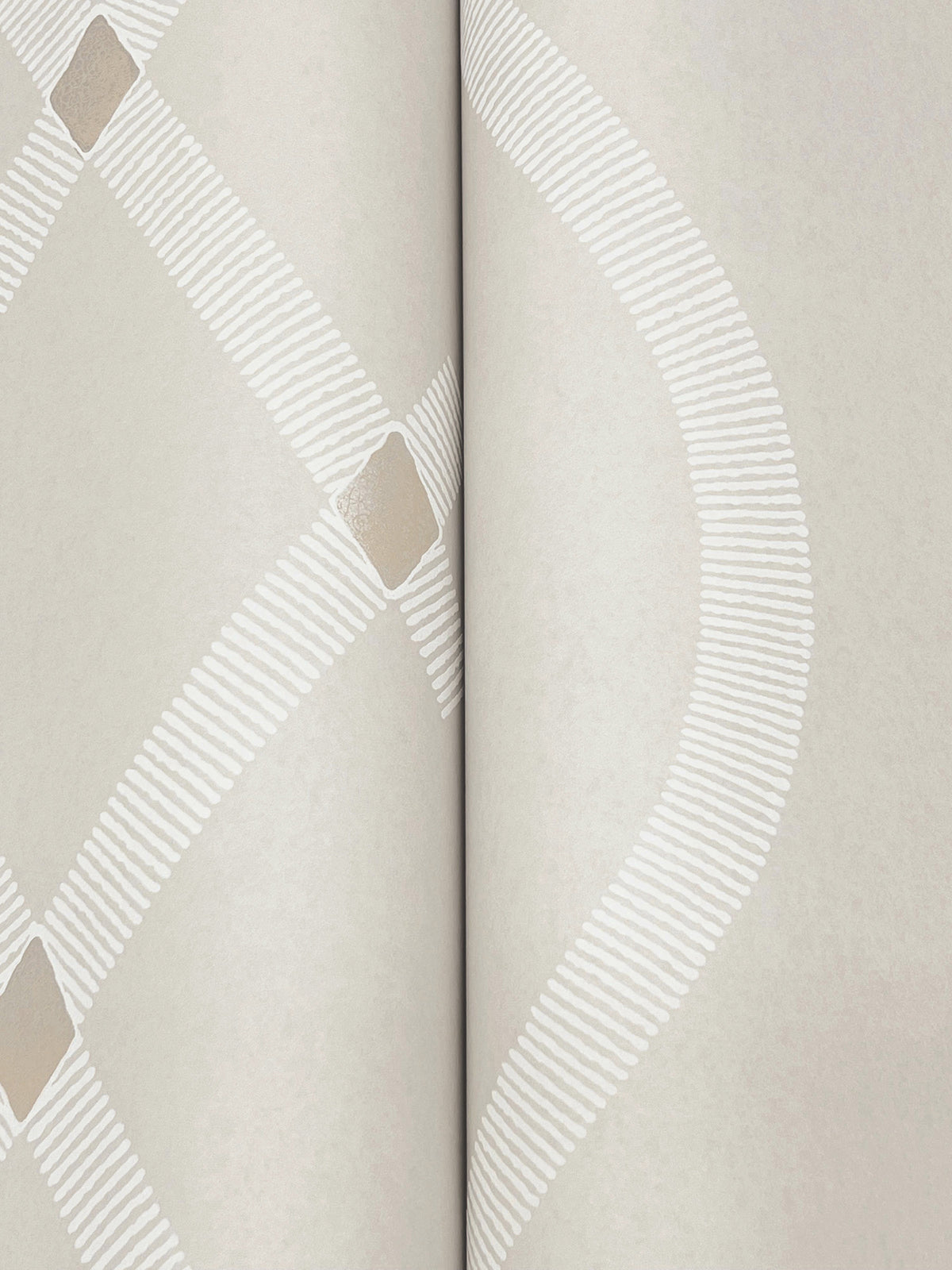 ZA8033-peel-and-stick-wallpaper-detail-closeup
