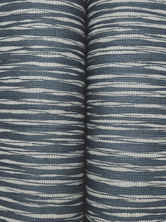 ZA8042-peel-and-stick-wallpaper-detail-closeup