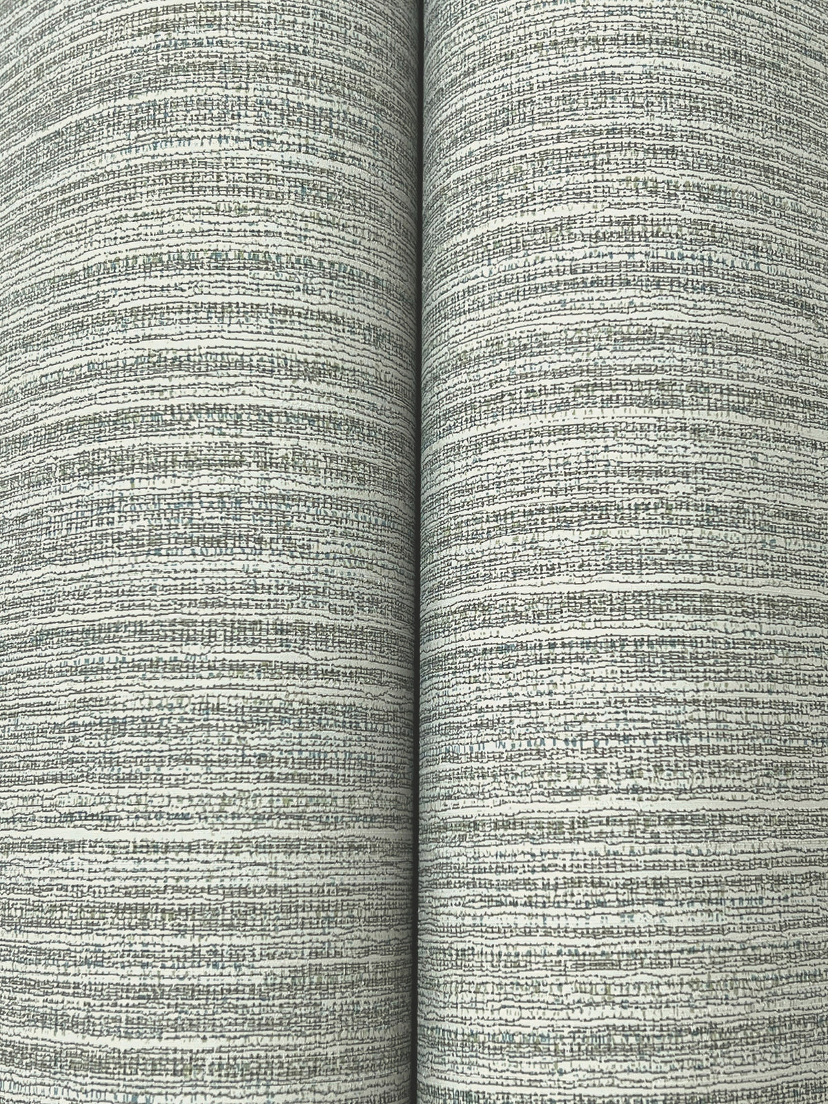 ZA8094N-peel-and-stick-wallpaper-detail-closeup