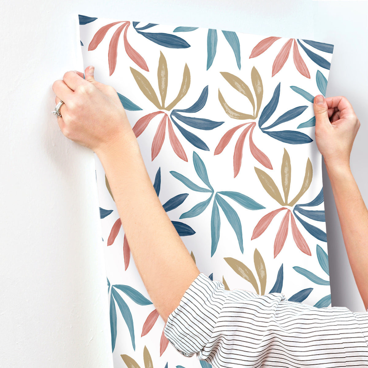 ZM2811-peel-and-stick-wallpaper-stick-application-step