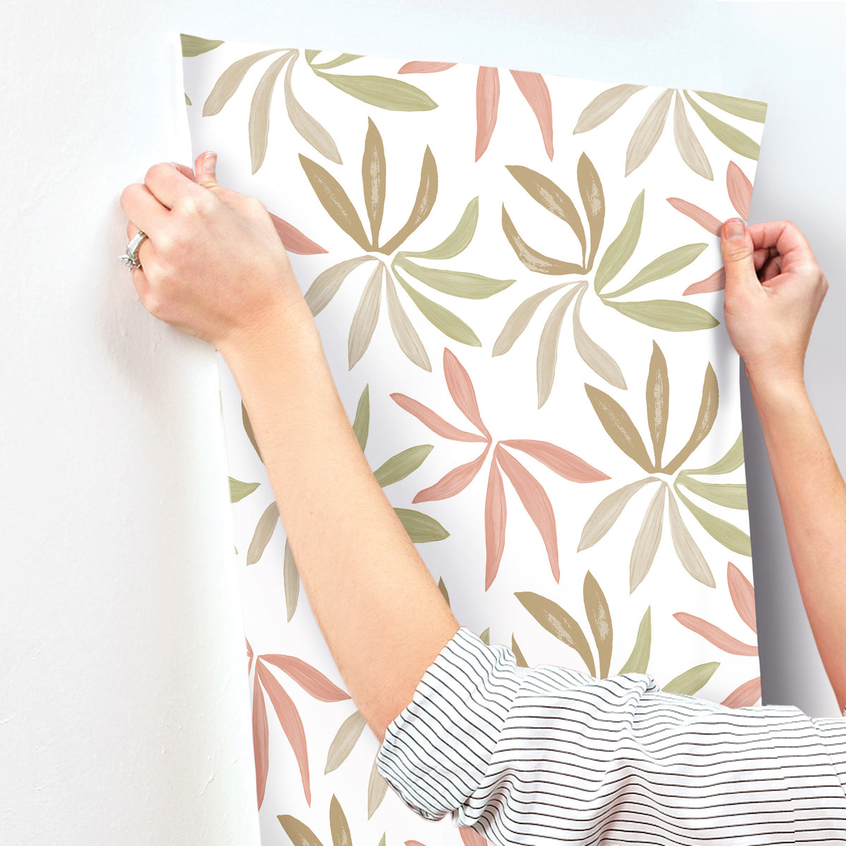 ZM2812-peel-and-stick-wallpaper-stick-application-step