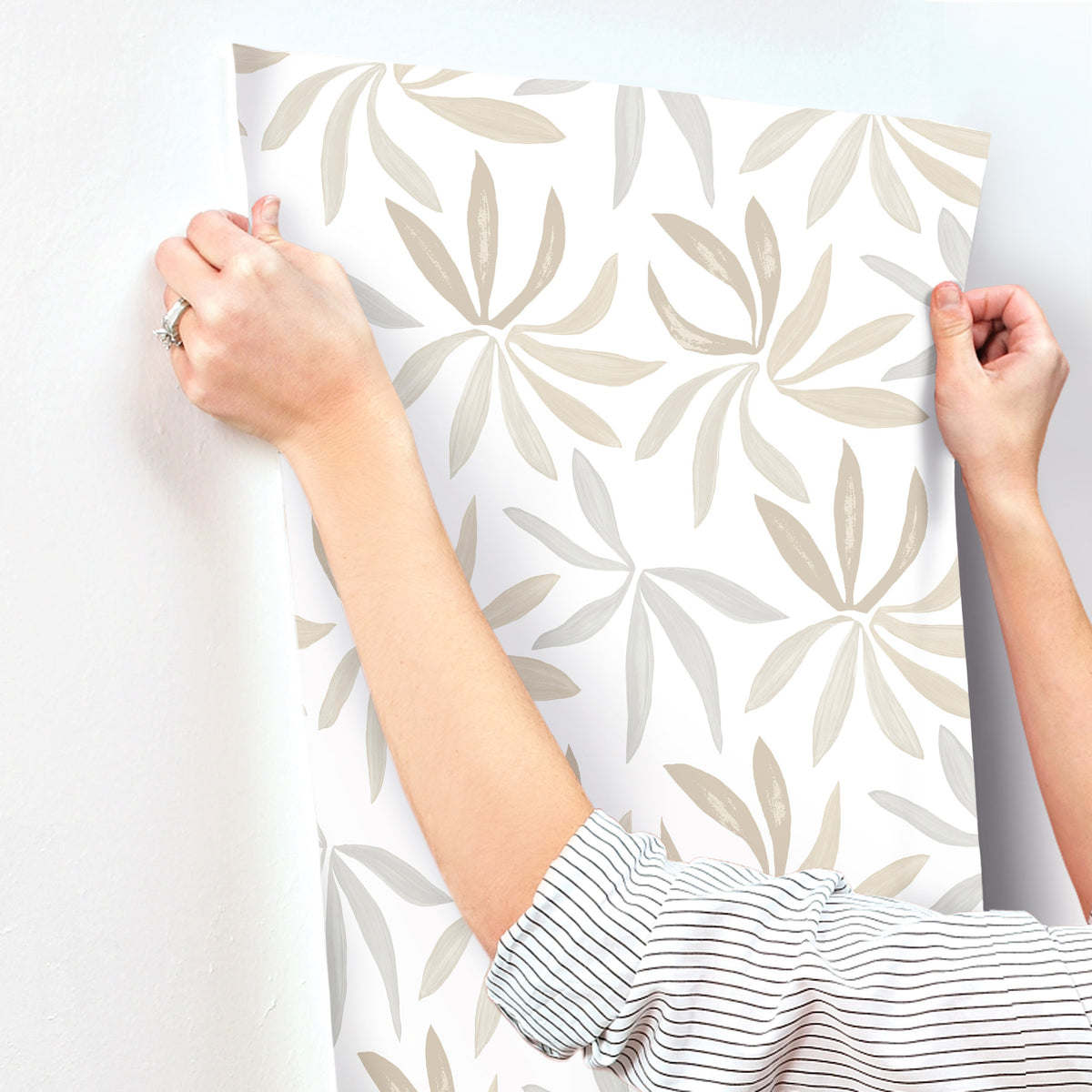 ZM2815-peel-and-stick-wallpaper-stick-application-step