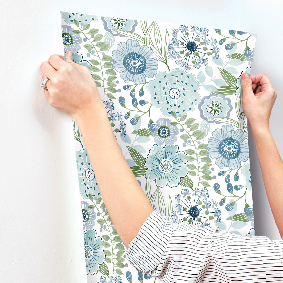 ZM2892-peel-and-stick-wallpaper-stick-application-step